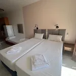 Aphrodite Apartment *
